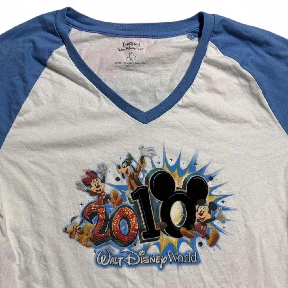Disney Walt Disney World 2010 Tour Raglan V-Neck T-Shirt XL